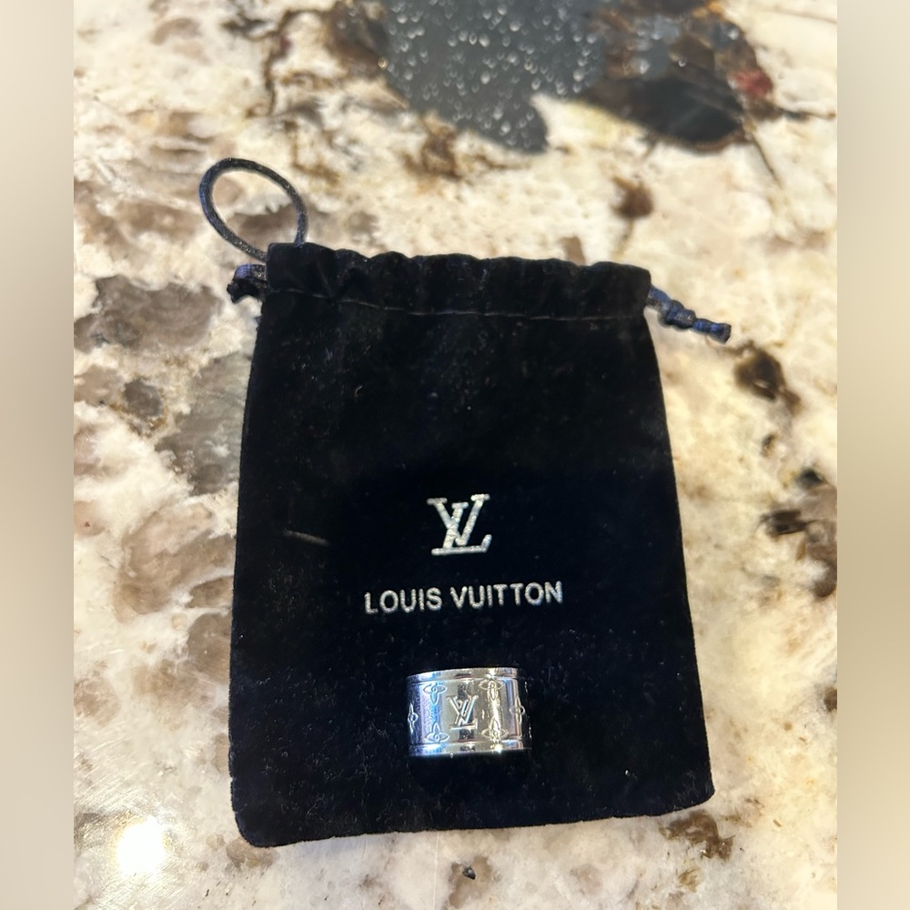 “Louis Vuitton” ring size 5, barely worn